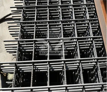 railing with wire mesh