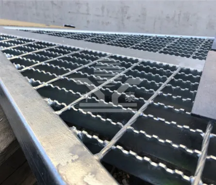 chain link fence by the foot