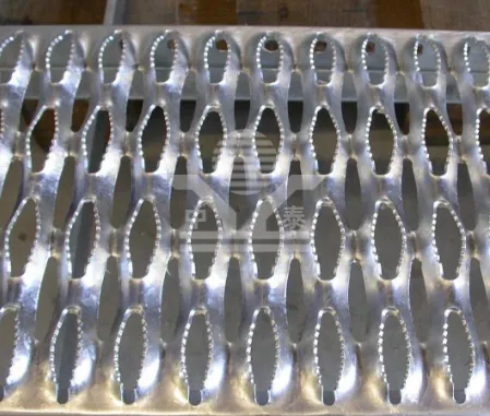 outdoor chain link fence